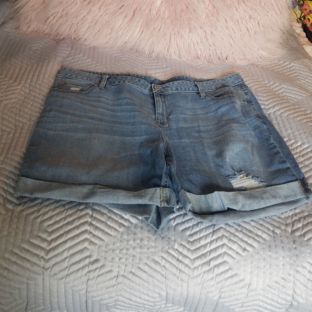 cuffed denim shorts - plus size